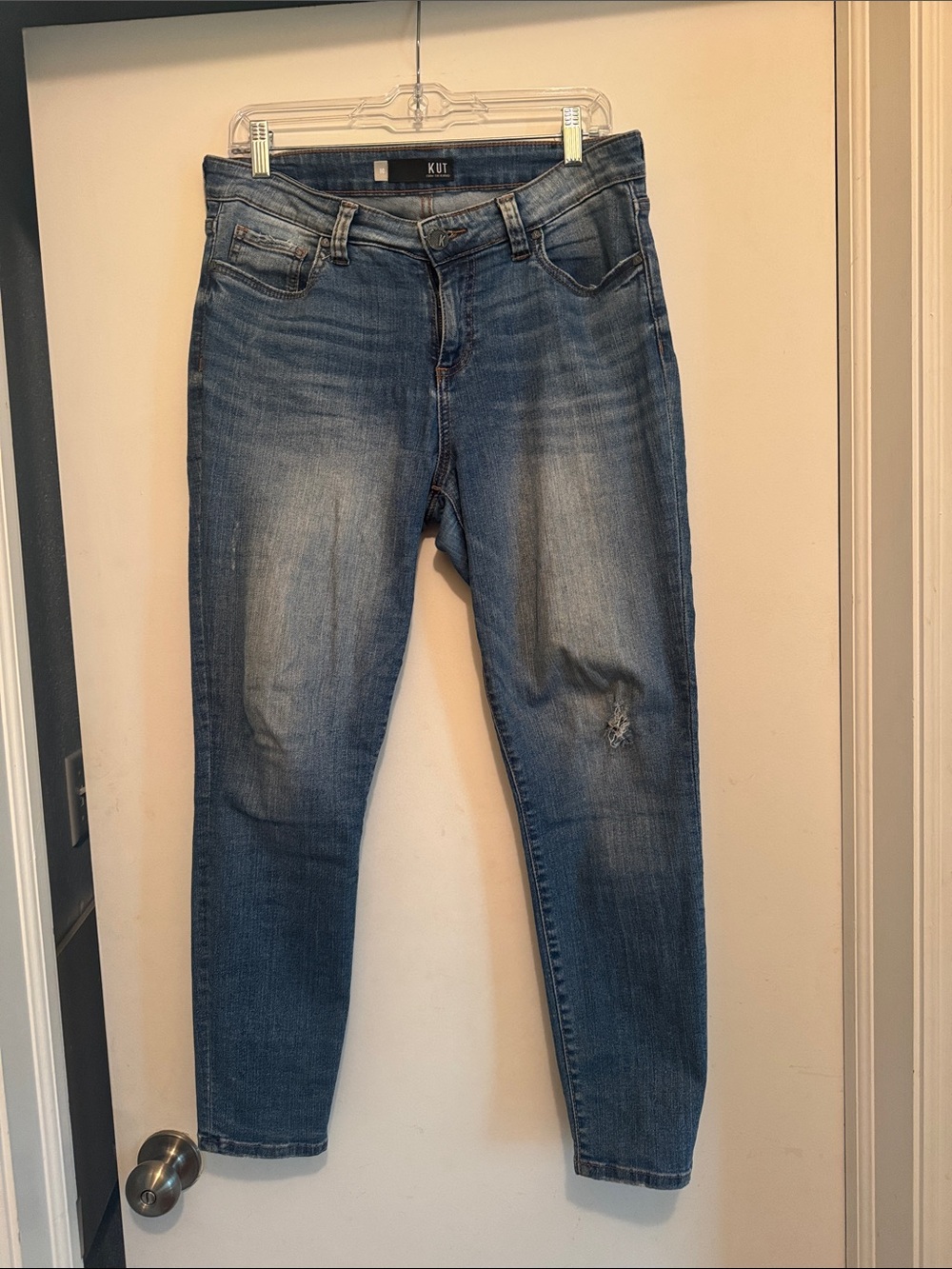 Kut from the Kloth Blue Skinny Jeans with Light Distressing